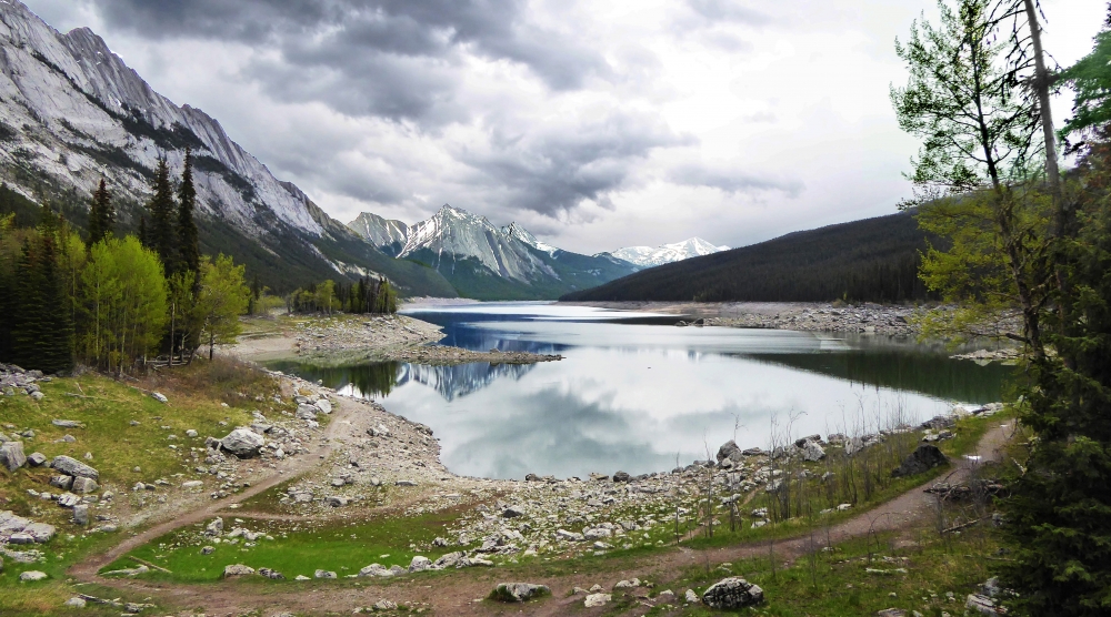 Medicine lake, Canadian Rockies